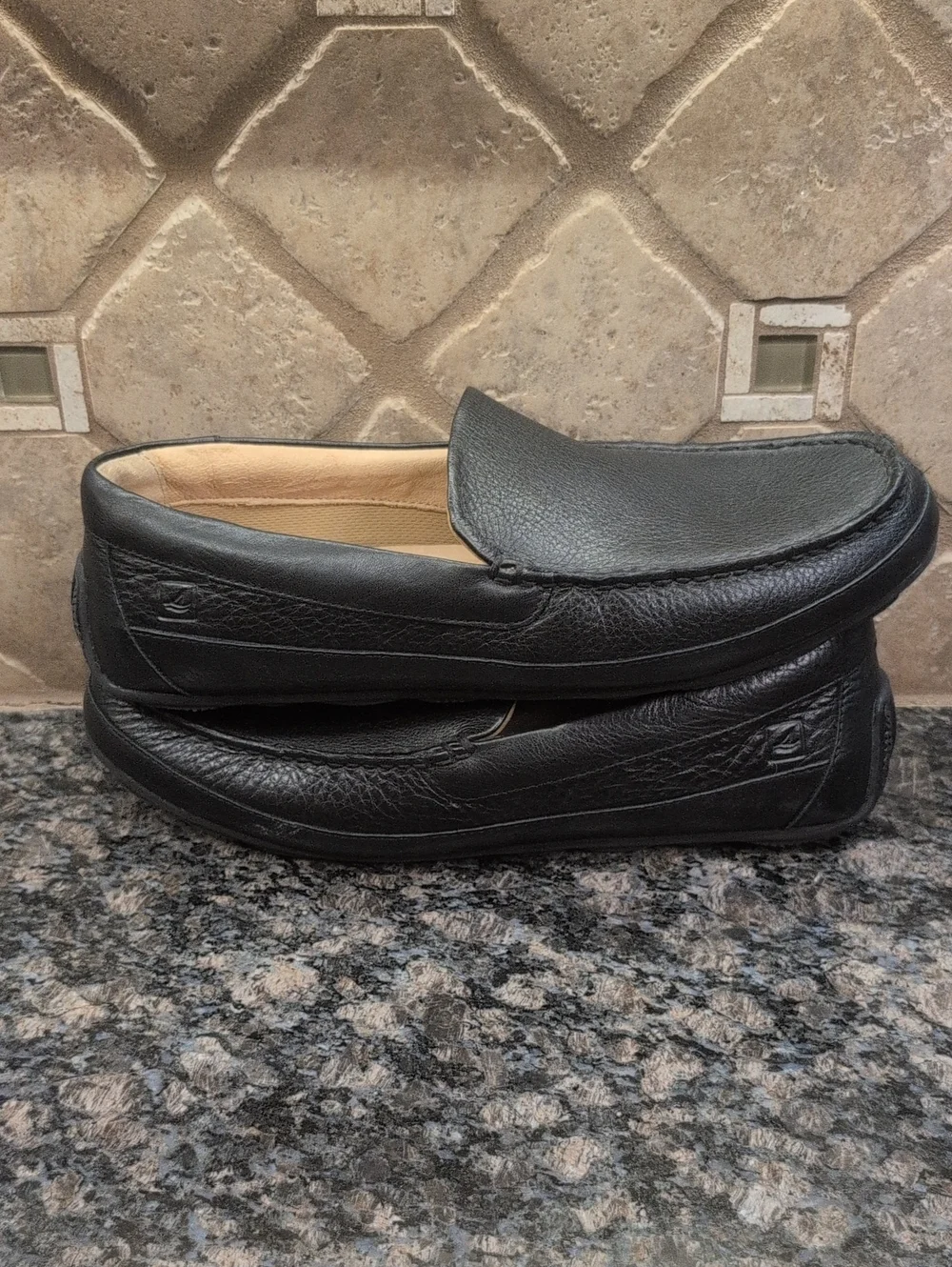Sperry - Hampden Venetian Loafer in Black Pebbled Leather